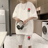 白色