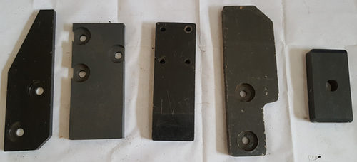 北奔重卡北方奔驰侧限位板 侧护板  限位橡胶块 北奔V3限位钢板