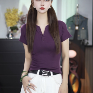 显瘦百搭简约纯色正肩短袖 2025夏季 V领纽扣修身 韩版 T恤女. 设计款