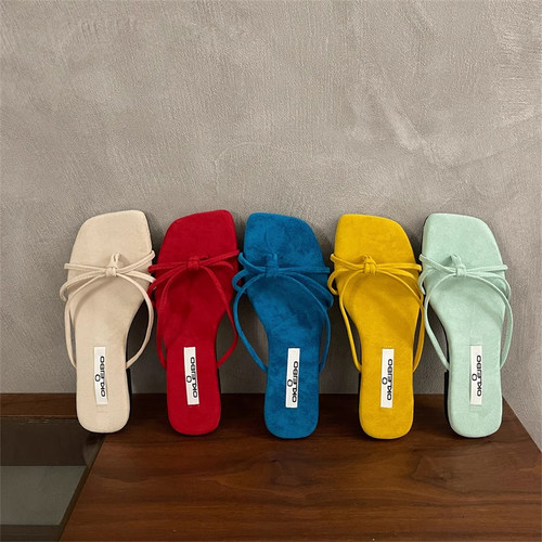 法式晚风仙女风配裙子夹趾凉拖鞋