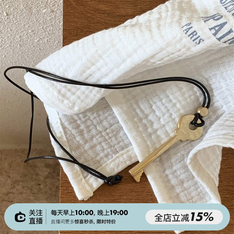 SHINE 秋季搭配bi入 艺术感时髦造型 开启命运之门 钥匙吊坠项链