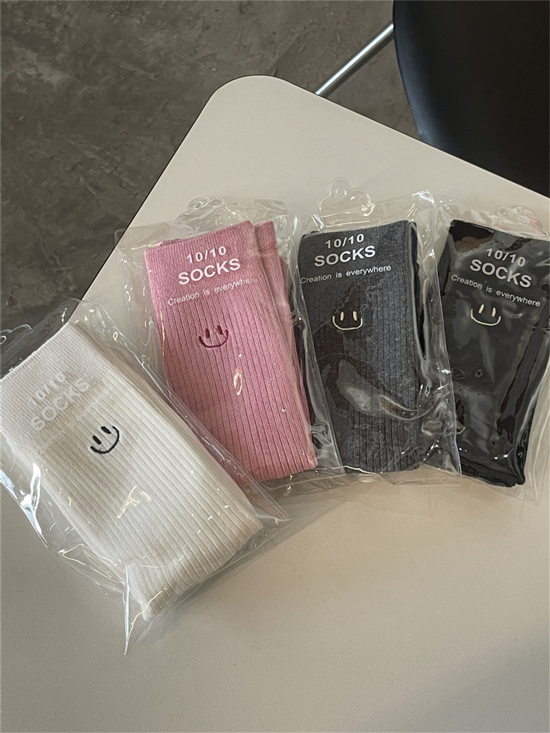 SHINE 秋冬新品 单拍不发 笑脸刺绣竖条纹 四色纯色中筒袜
