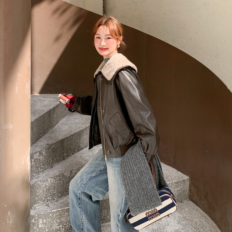 (25新款）皮毛一体短款大翻领长袖皮衣2C215-P175-K235