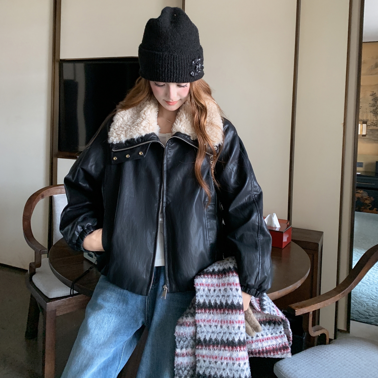 档口现货/羊羔毛领保暖黑色PU皮羽绒服外套2C233-802-P185-K279