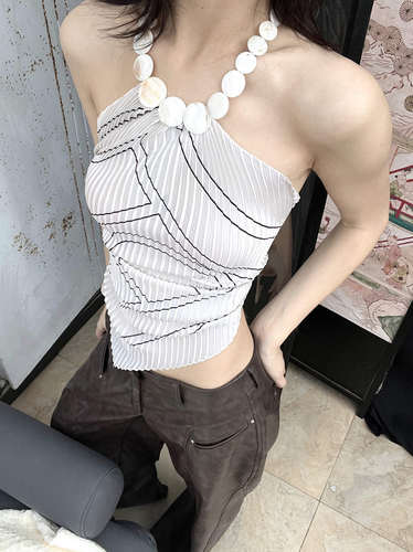 白贝壳极简艺术感辣妹丝巾上衣女