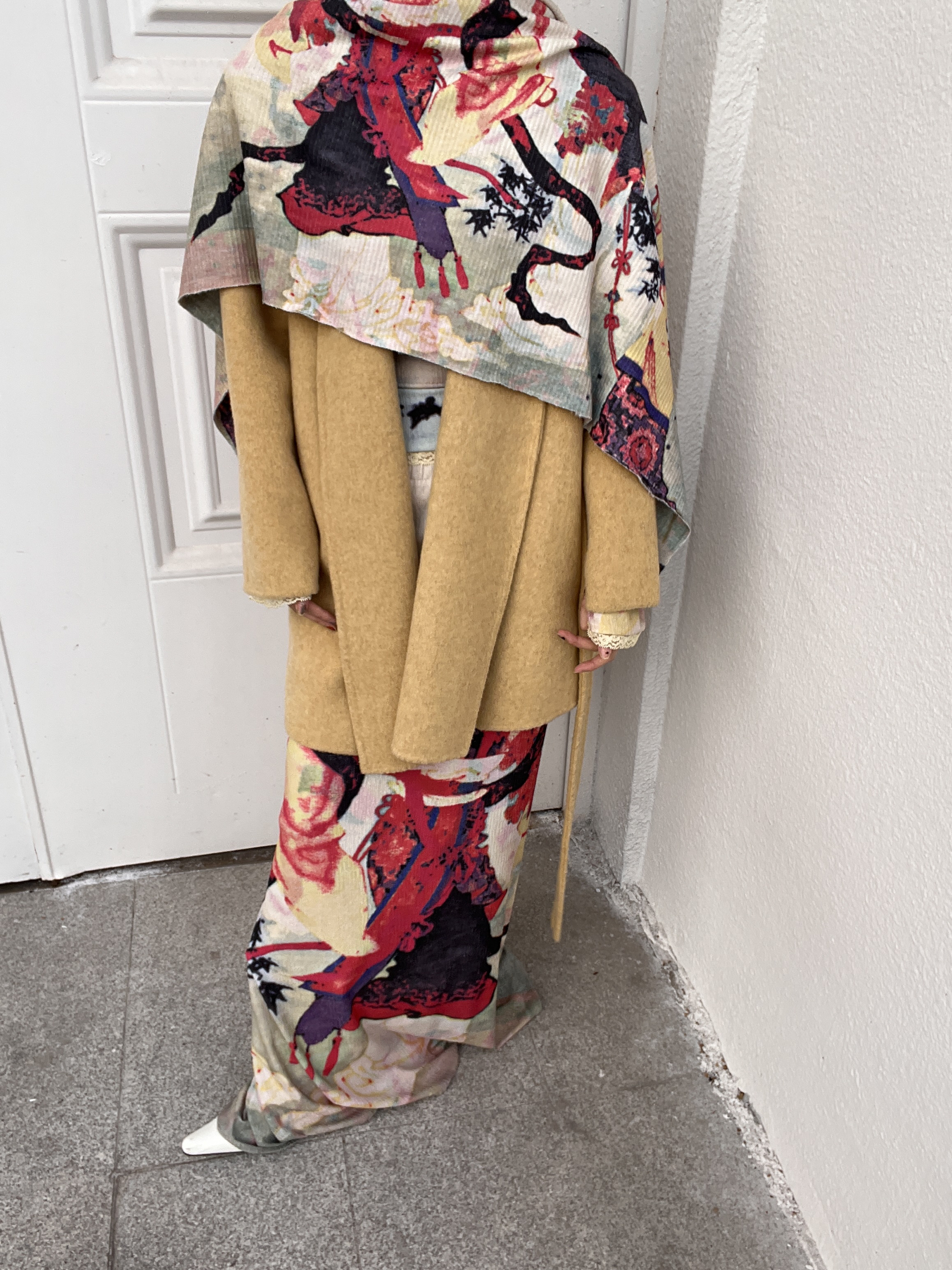 仕女图印花设计感围脖女气质时尚