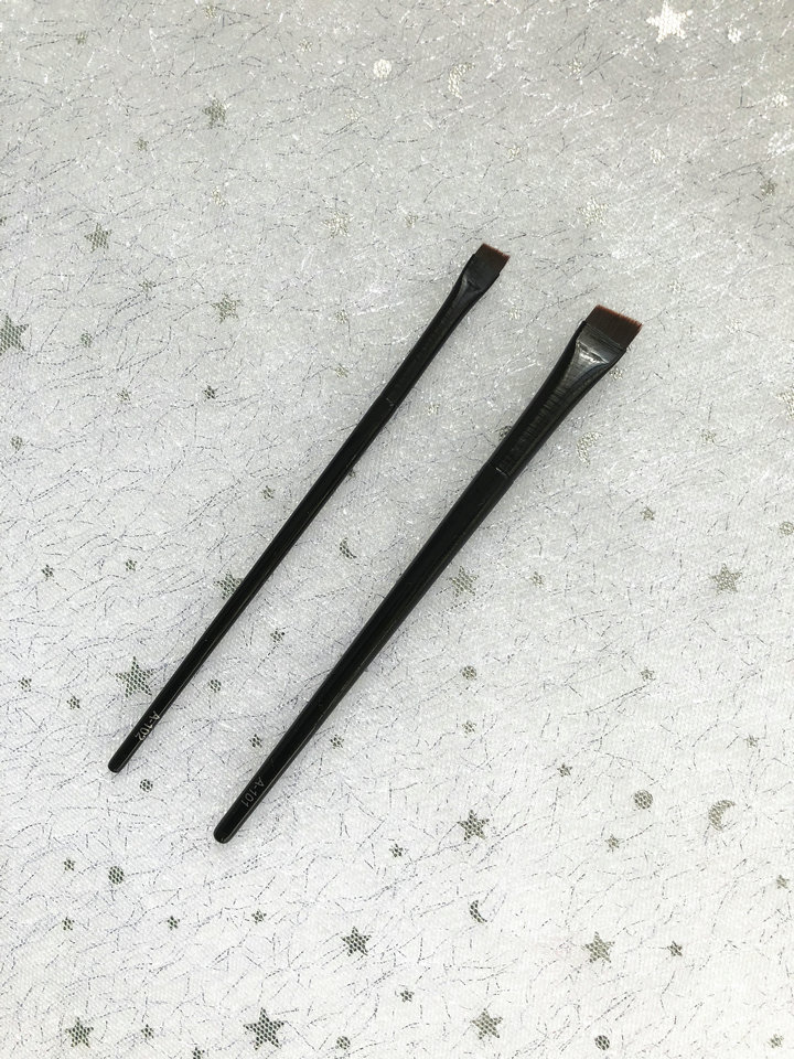 王霏霏推荐 超薄刀锋斜角眉刷眼线刷卧蚕刷 勾勒眼线膏画出野生眉图片