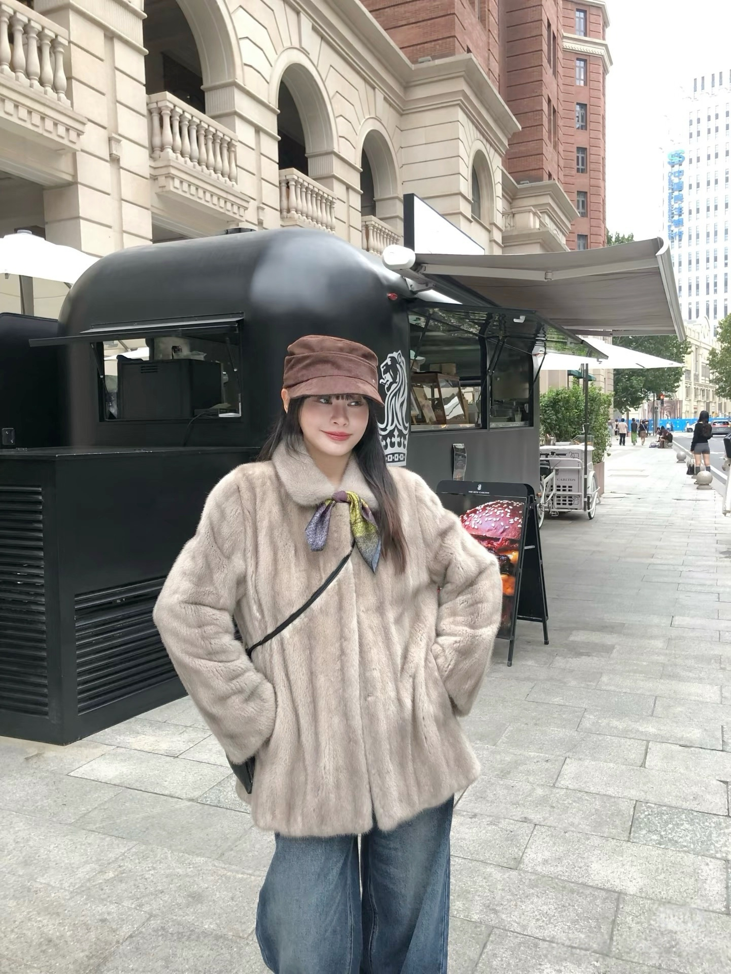 复古俏皮 仿水貂毛皮草外套女2025秋冬新款翻领宽松保暖毛毛大衣