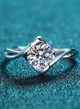 s925银镀18K金戒指女天使之吻1克拉莫桑石指环镀PT950铂金时尚