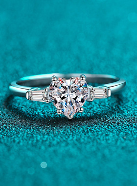 s925银镀18K金女指环镀pt950铂金介子时尚心形求婚莫桑石戒指礼物