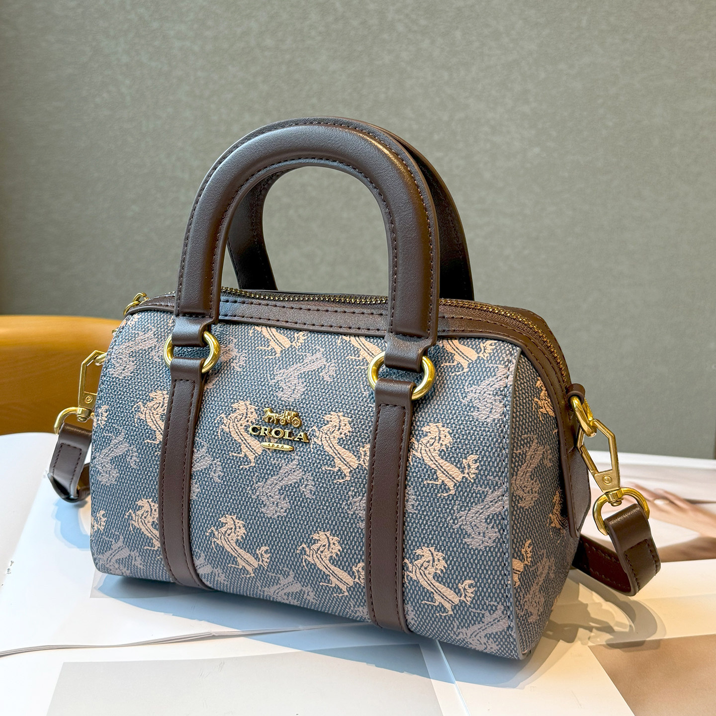 品牌女包高级感时尚真皮老花枕头包女2025新款休闲百搭小包斜挎包