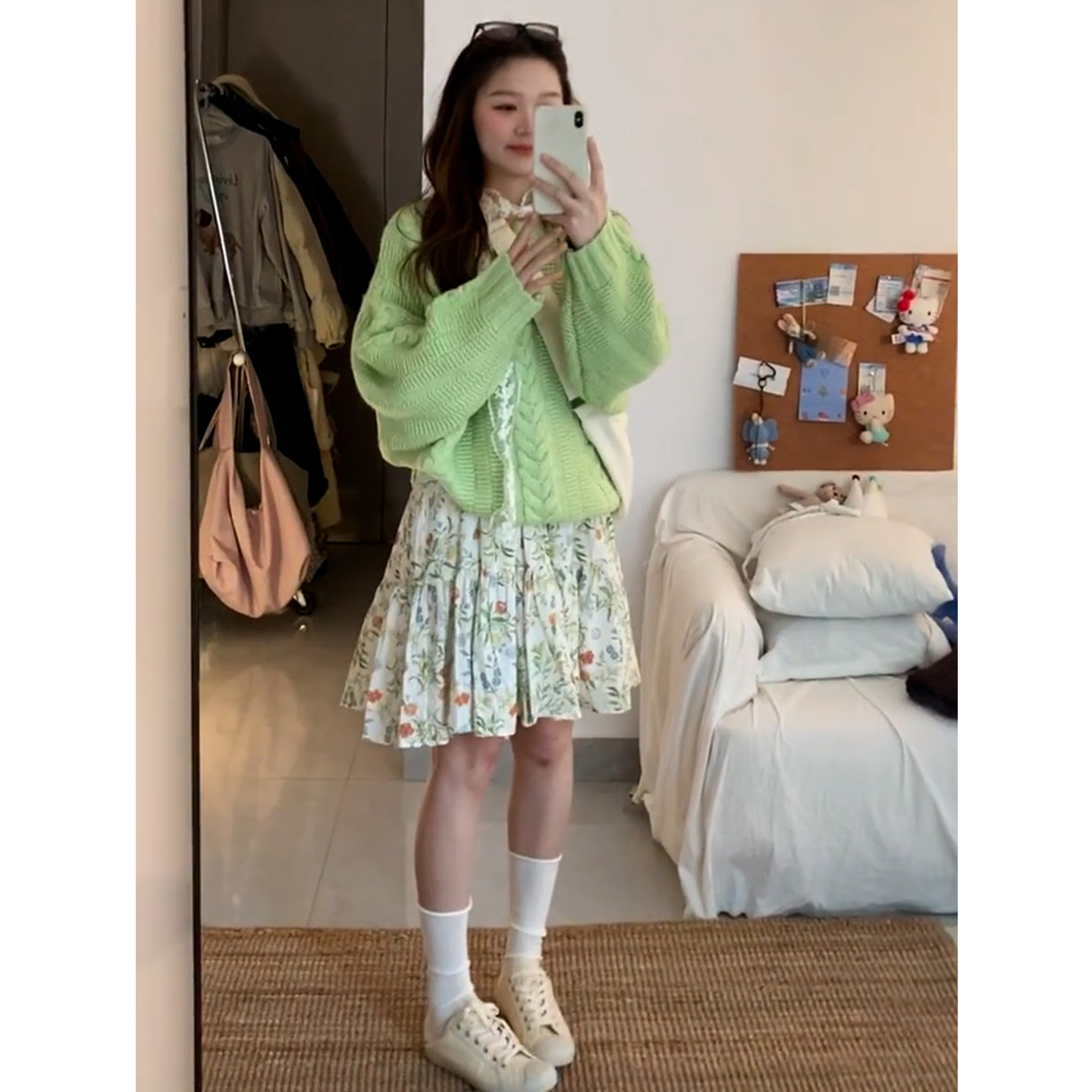 绿色碎花连衣裙子毛衣套装女秋冬季2026新款巨好看韩系穿搭一整套