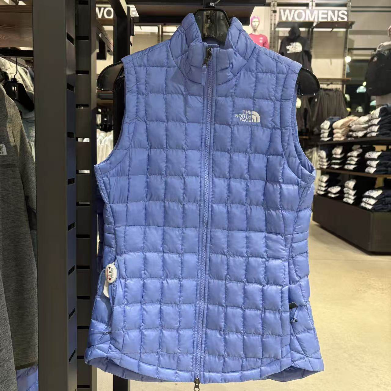 美国代购北面 女士专柜聚热球防泼水小方格刺绣标马甲外套,运动服/休闲服装,棉马甲,淘宝优惠券,粉丝福利购,淘宝优惠卷