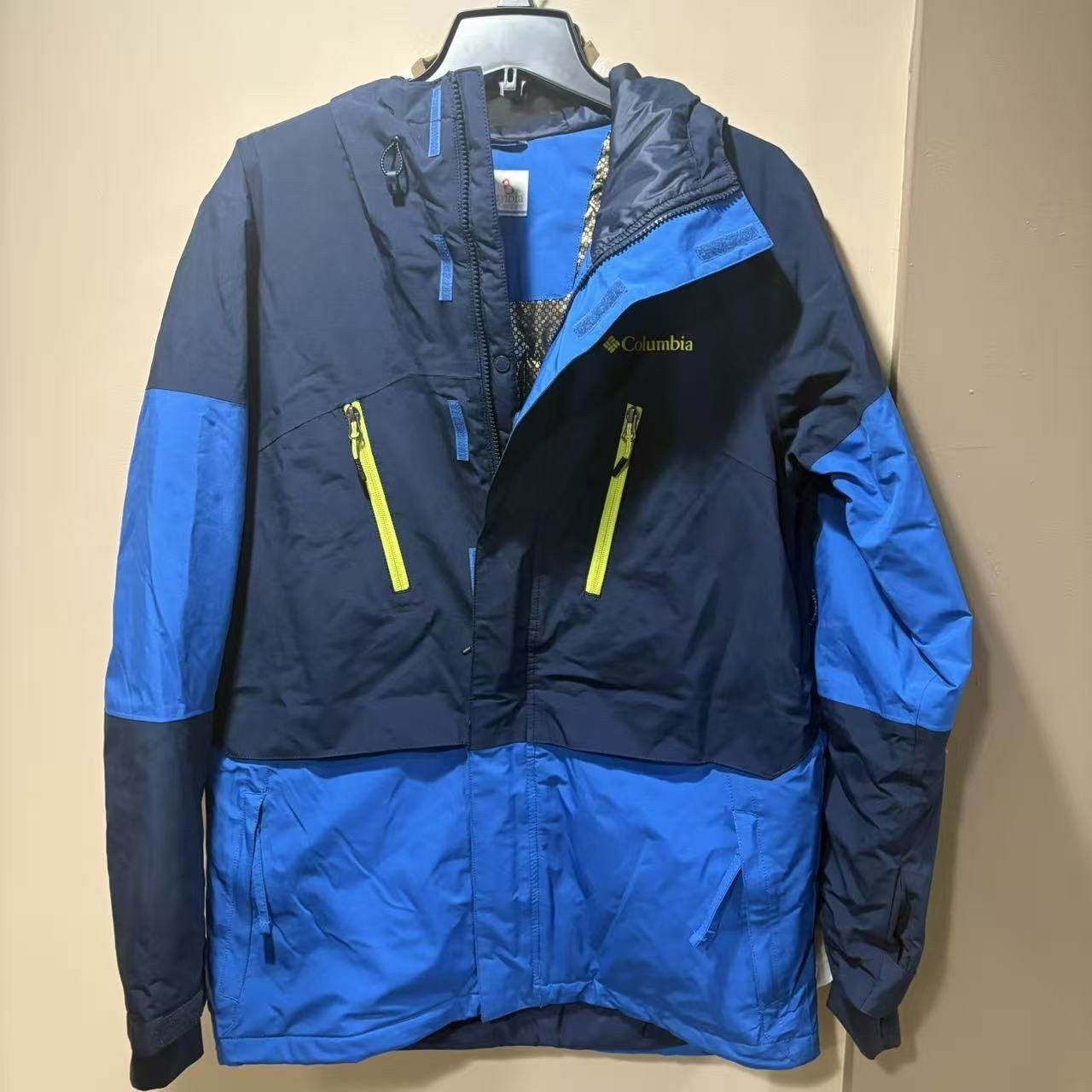 国内现货哥伦比亚男士金反射硬壳冲锋衣