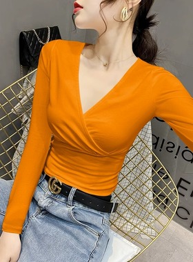 橙色V领短款上衣女春秋2025年新款紧身露脐长袖T恤纯棉内搭打底衫