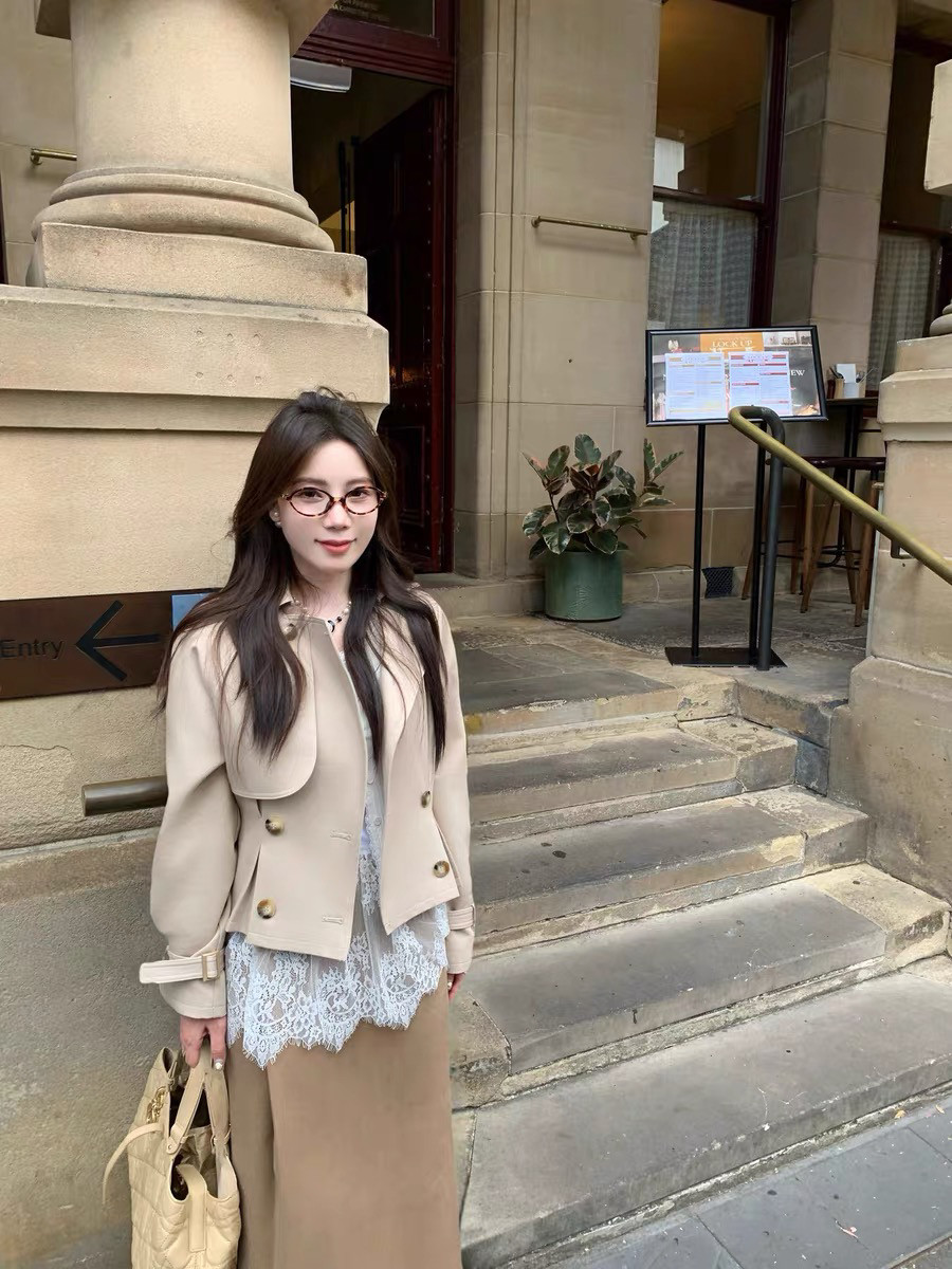 卡其色风衣春秋女新款气质小个宽松减龄气短款外套通勤包臀裙熟女