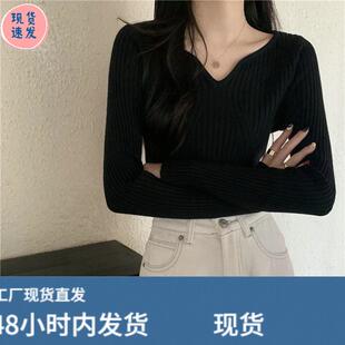 低领黑色打底衫女2025年春节坑条紧身洋派小衫毛衣针织衫别致上衣