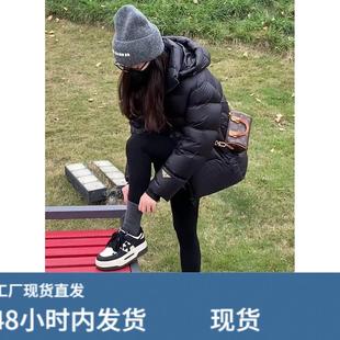 黑色羽绒外套女短款2025年冬季新款爆款白鸭绒小个子连帽面面包服
