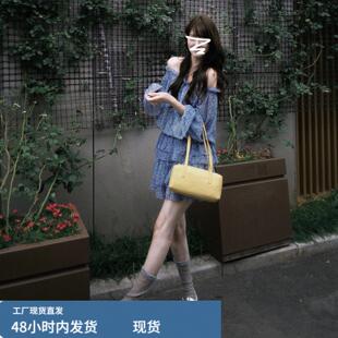 2026夏季网红通勤韩系显瘦温柔碎花一字肩上衣搭配A字短裙套装