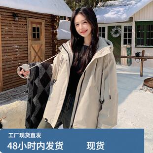米白色连帽休闲派克羽绒服女冬超火好看高级小众加绒加厚工装外套