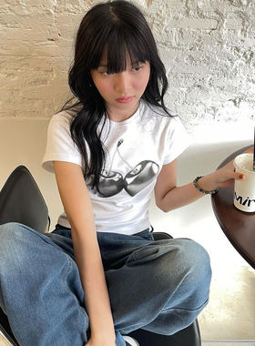 ODD/小众设计感樱桃印花辣妹正肩修身显瘦短袖T恤女夏季白色上衣