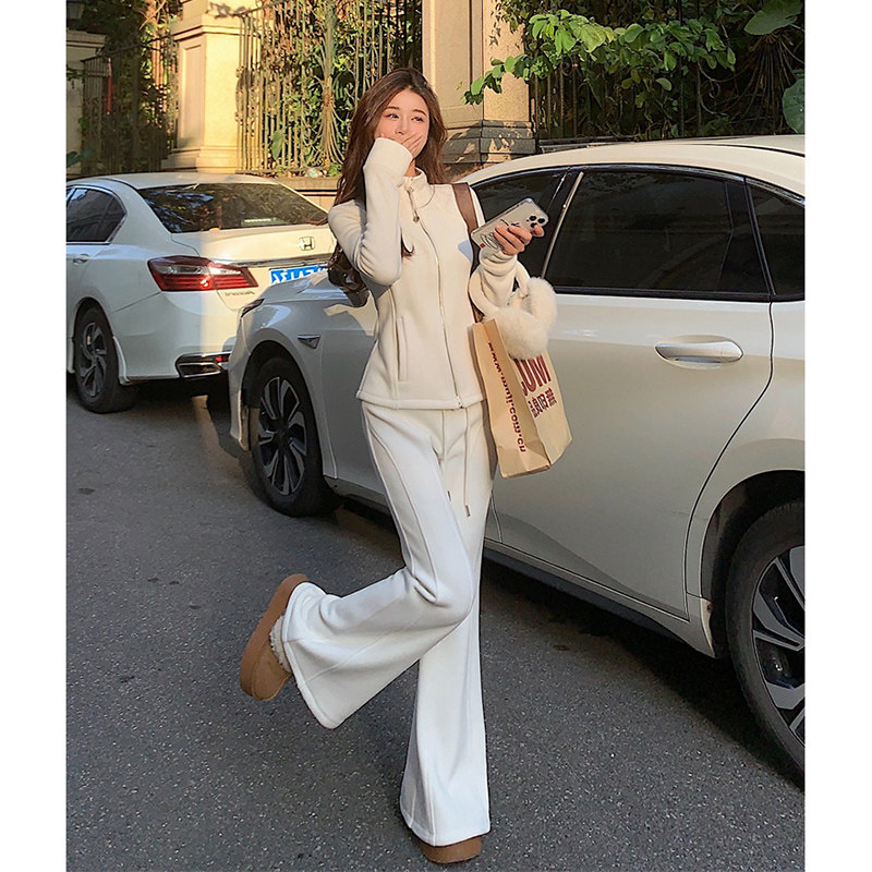 欧货显瘦摇粒绒套装女春秋修身喇叭裤软糯加绒卫衣外套时尚两件套