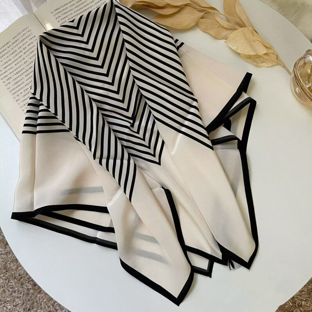 外贸库存清货大牌同款瑕疵斜纹真丝大方巾春秋冬季桑蚕丝围巾披肩