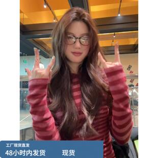 韩系穿搭红色条纹连帽毛衣女冬2026新款设计感修身内搭针织衫上衣