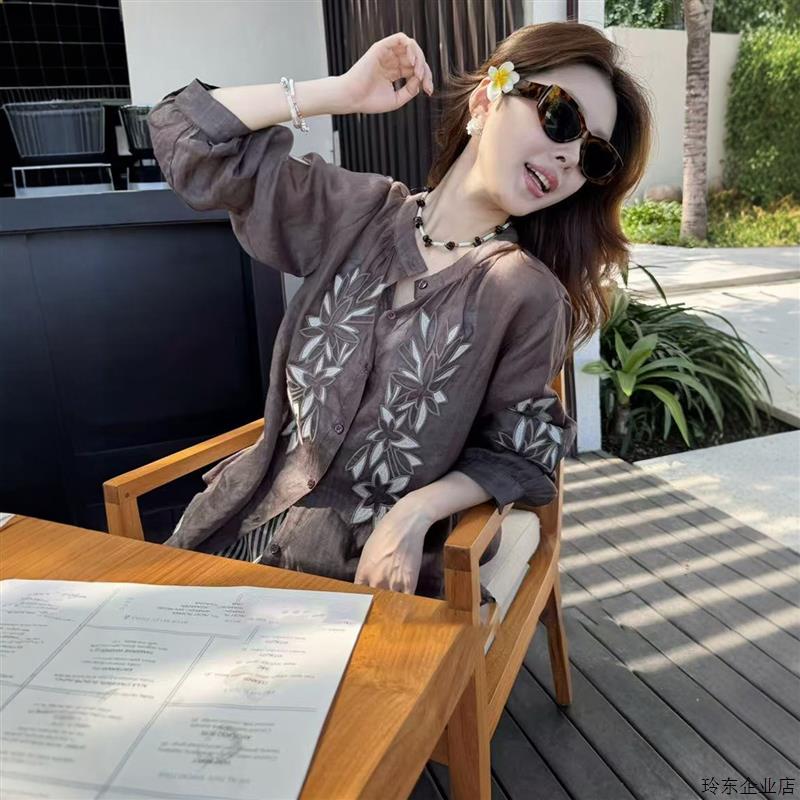 法式复古刺绣度假感苎麻衬衫女2025早秋新款独特漂亮小衫气质上衣