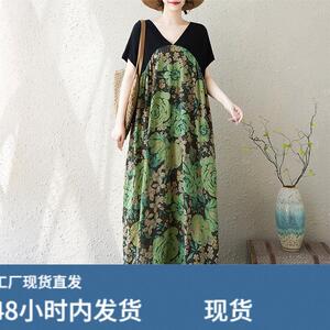 超火减龄印花连衣裙女夏季2026新款显瘦遮肚微胖v领大码妈妈裙子