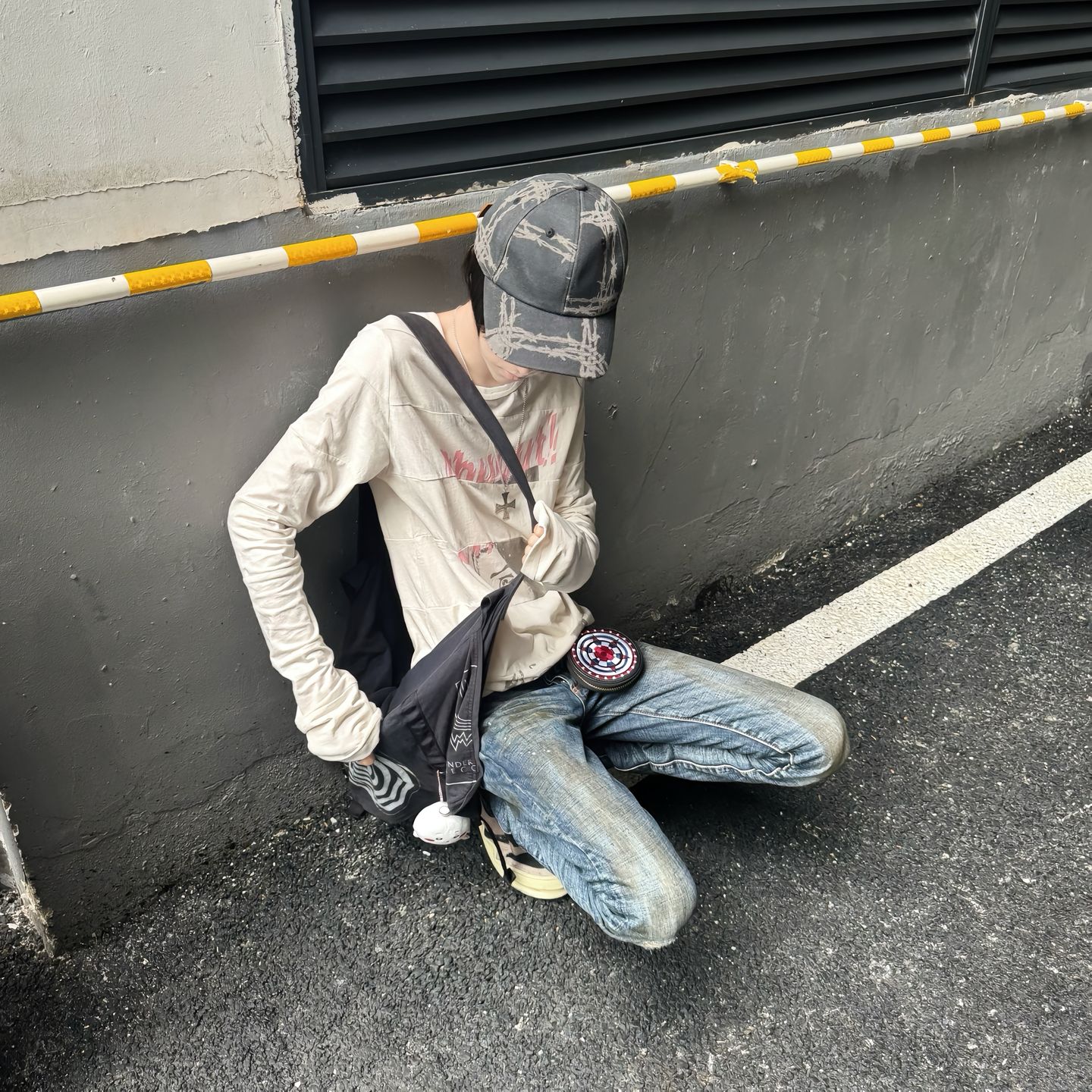 Undercover呐喊人像拼接长袖