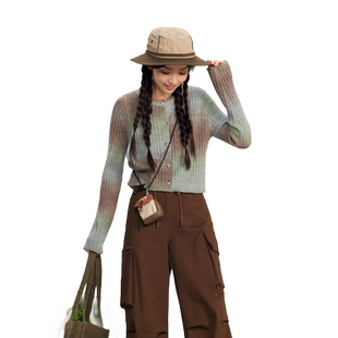 紫涵渐变色短款针织开衫女秋季新款休闲短款修身显瘦圆领毛衣外套