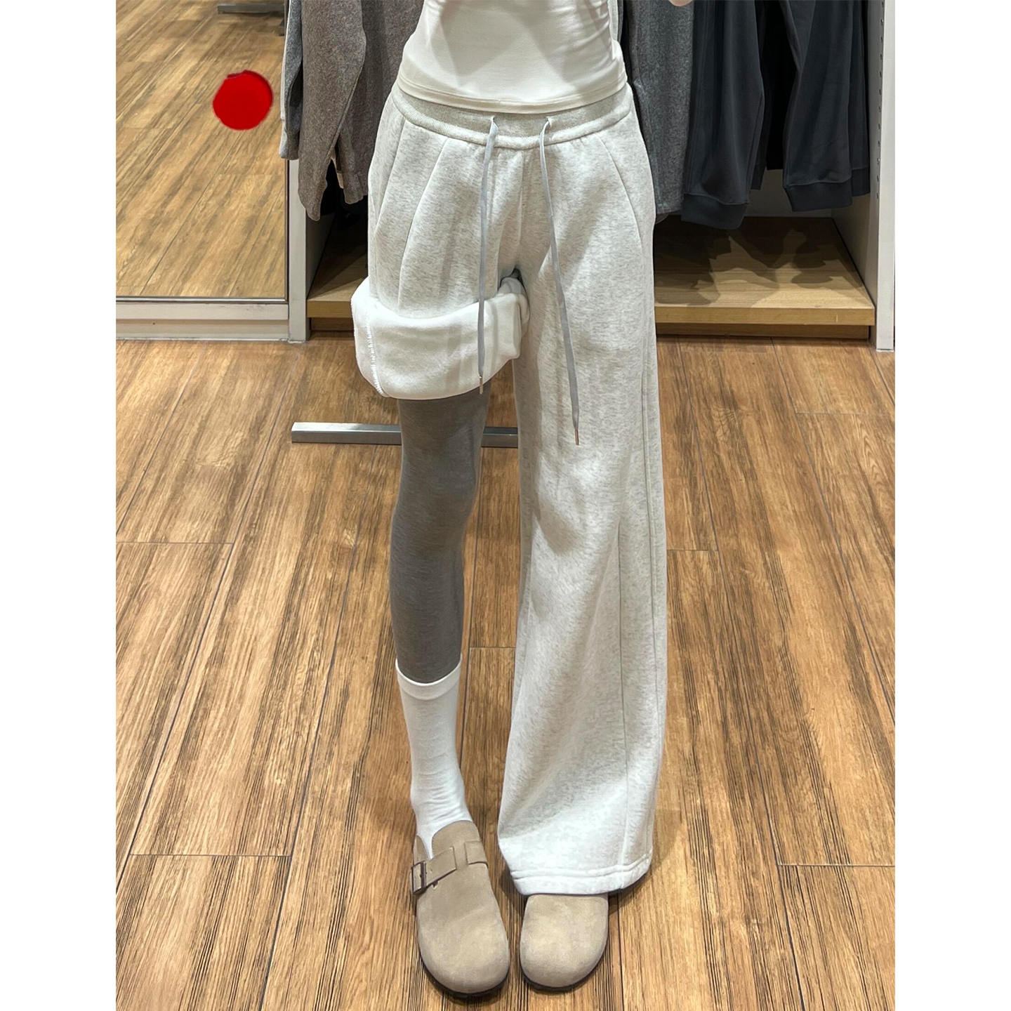 白灰色运动卫裤女秋冬2025新款高腰显瘦直筒垂感加绒加厚lulu裤子