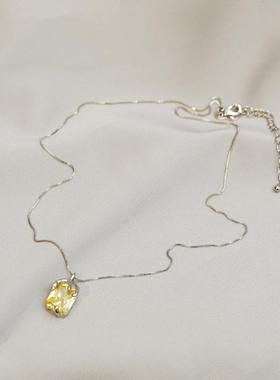 小众设计师品牌项链女ins简约轻奢方形锆石锁骨毛衣链吊坠配饰品