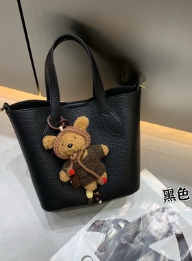 新款女包时尚百搭单肩斜挎包手提包水桶包软皮腋下包枕头包7919