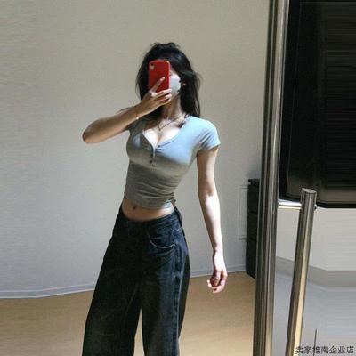 美式辣妹正肩v领短袖T恤女夏独特别致小众设计感修身显瘦短款上衣