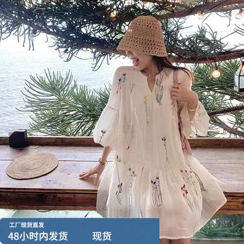 大码孕妇装2026春夏季新款v领休闲显瘦长裙重工刺绣气质连衣裙女