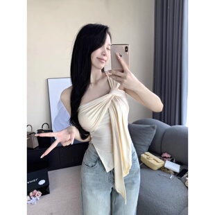 夏季 上衣 甜辣纯欲风性感小众设计感不规则小个子纯色露肩露背短款