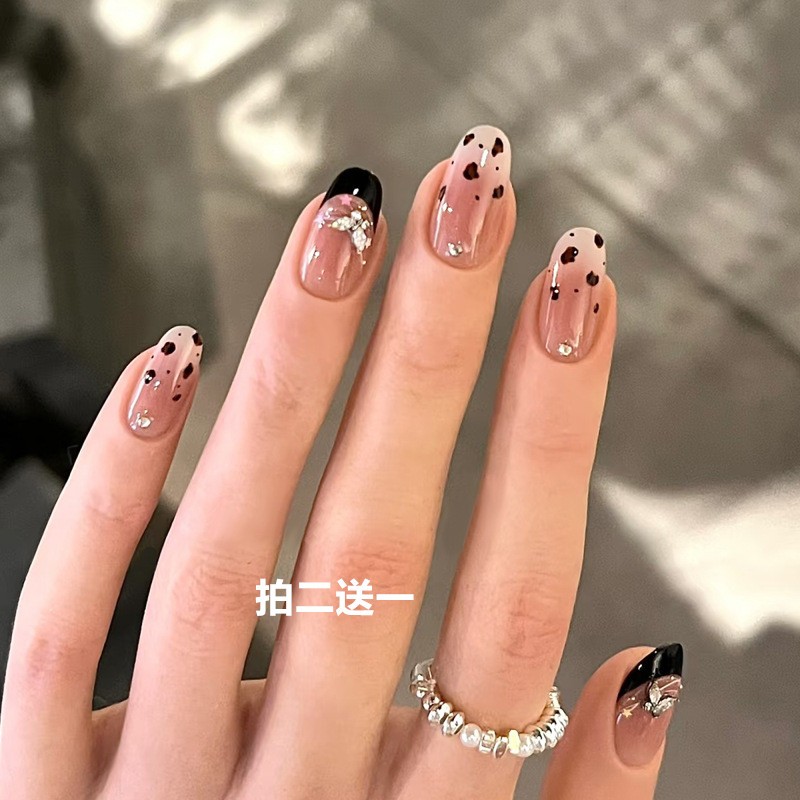 酷炫蝴蝶穿戴甲短款2025新款豹纹