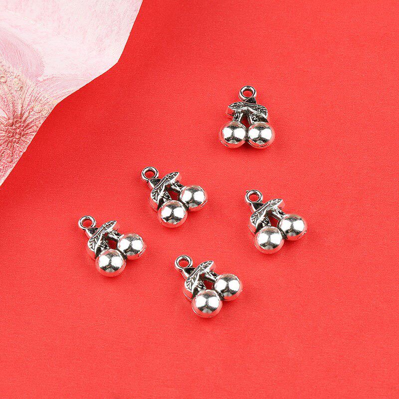 合金藏银樱桃吊坠复古仿银批发挂件手串项链服装饰品配件学生儿童