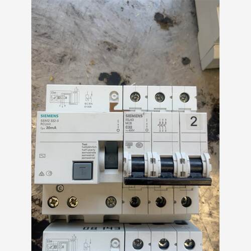 5sm2332-0 西门子漏电保护器  装机未使用 拆下来的议价