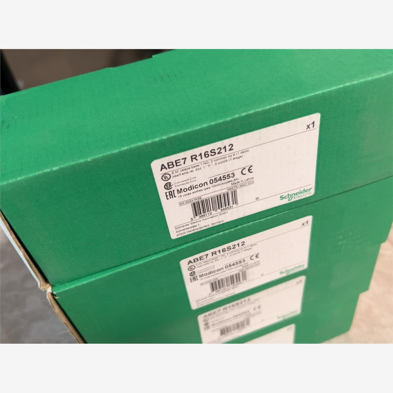 全新未使用施耐德ABE7 R16S212基板模块，议价