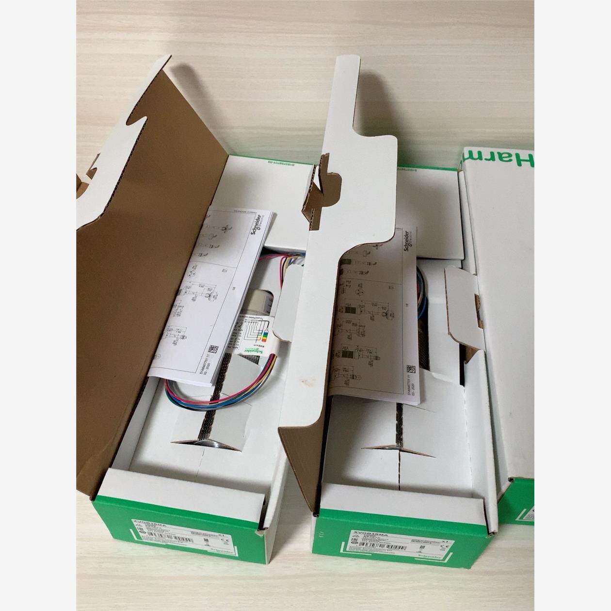 施耐德灯柱XVGB3SM  210一个