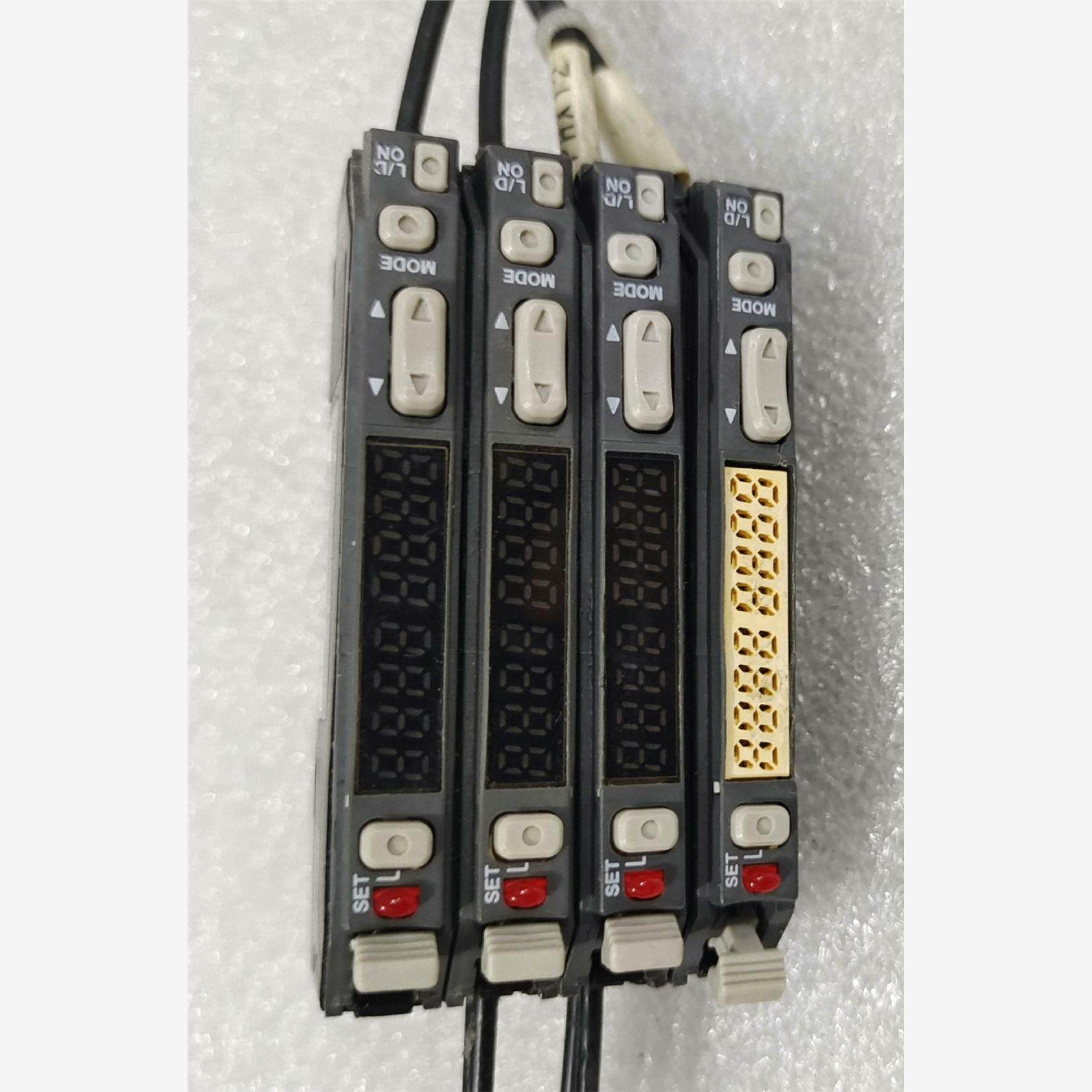 KEYENCE基恩士FS-V22光电传感器.全新现货拆机功能完好议价