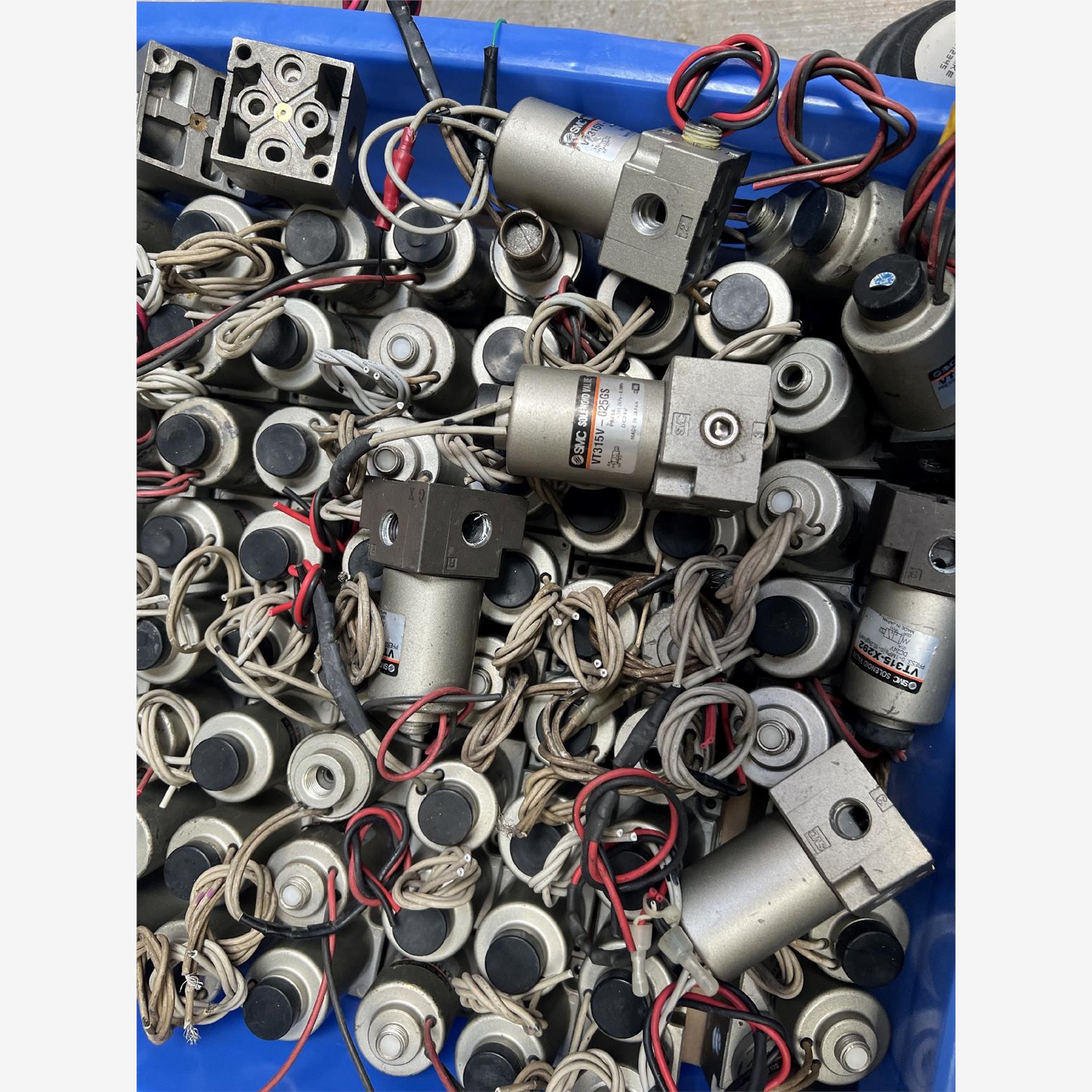 出售日本SMC电磁阀VT315V-025GS