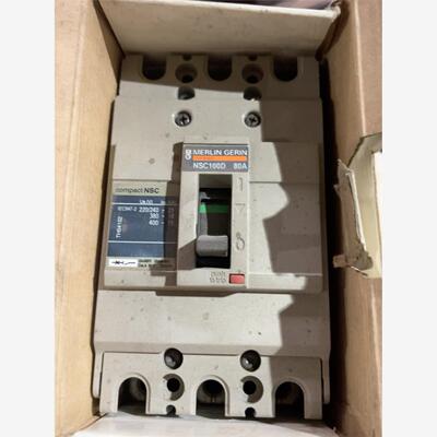 merlin gerin nsc100d 一个 全新库存现货 包