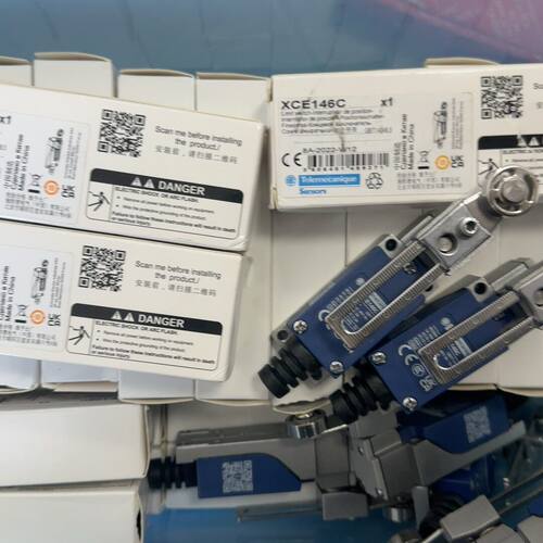 施耐德XCE146限位开关，