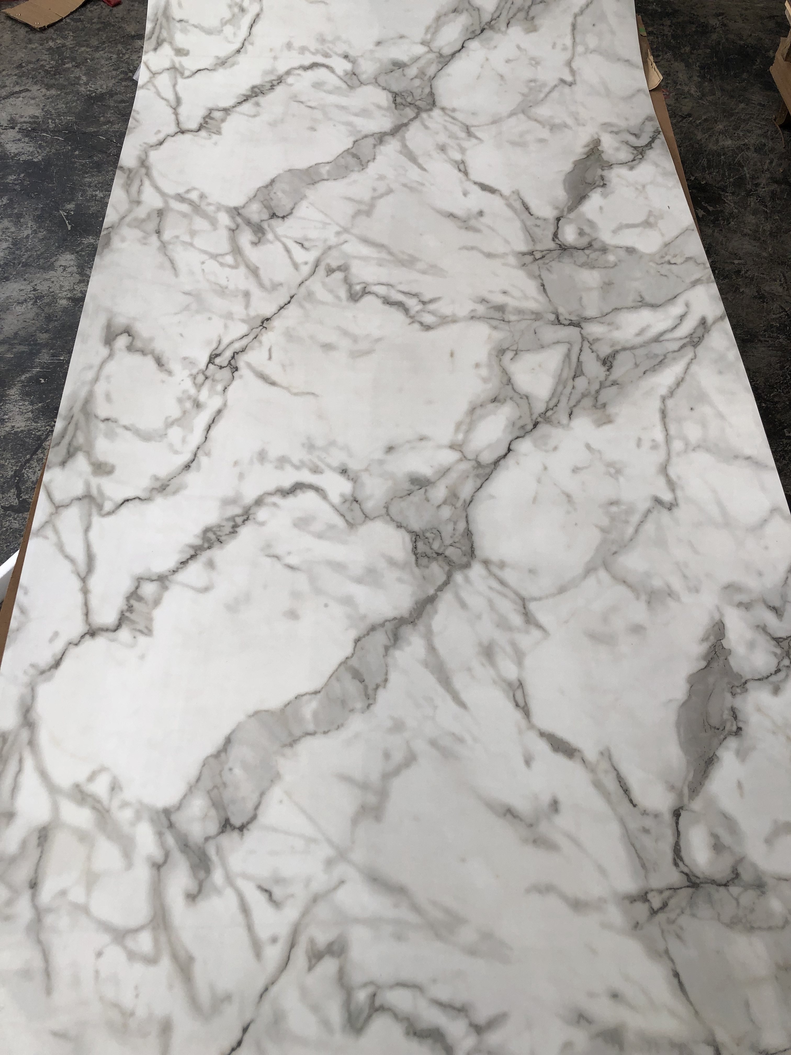 大花白鱼肚白大理石纹高光亮面防火板耐火板美耐板饰面板免漆室内