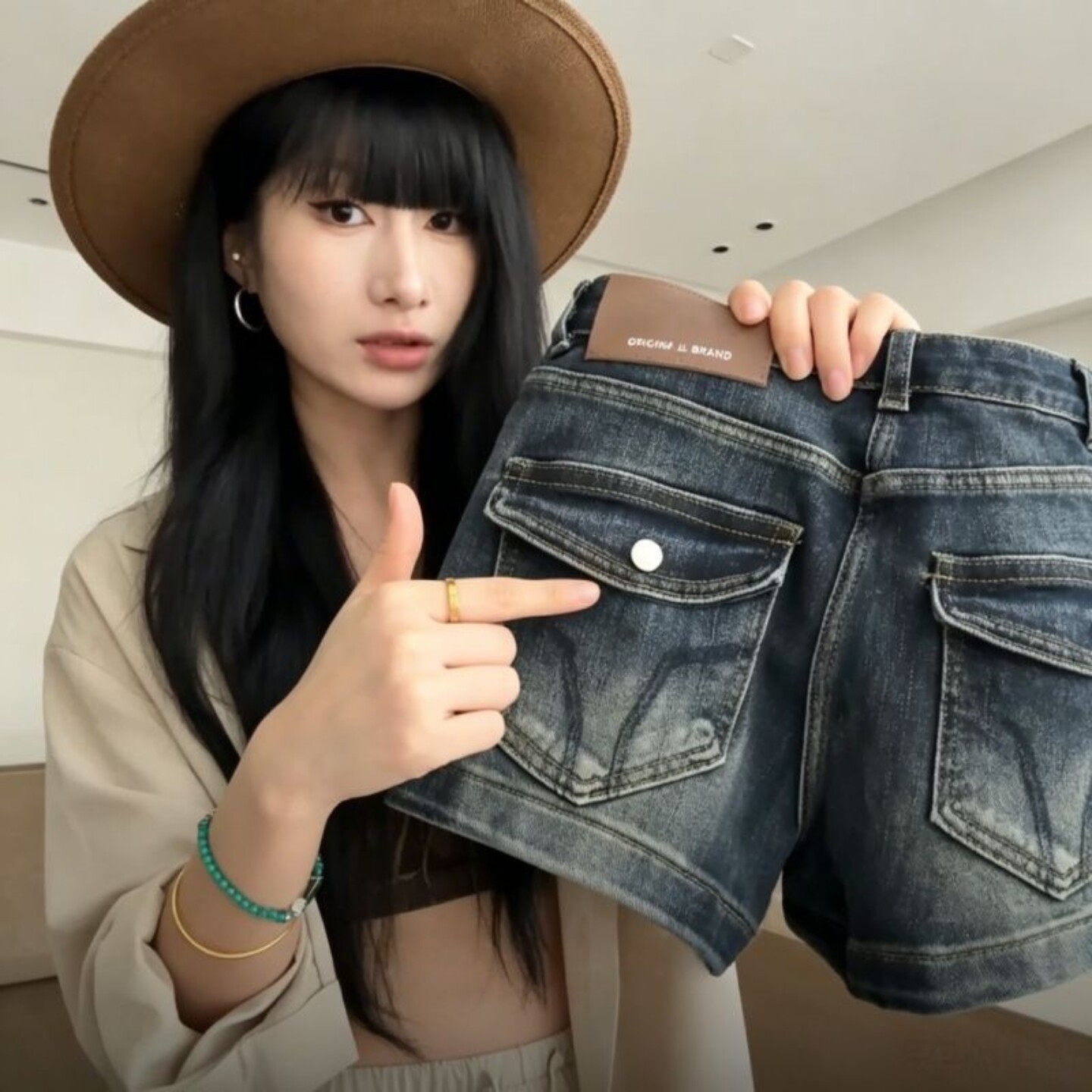 美式高级感气质直筒牛仔短裤女辣妹设计刺绣低腰修身显瘦包臀热裤