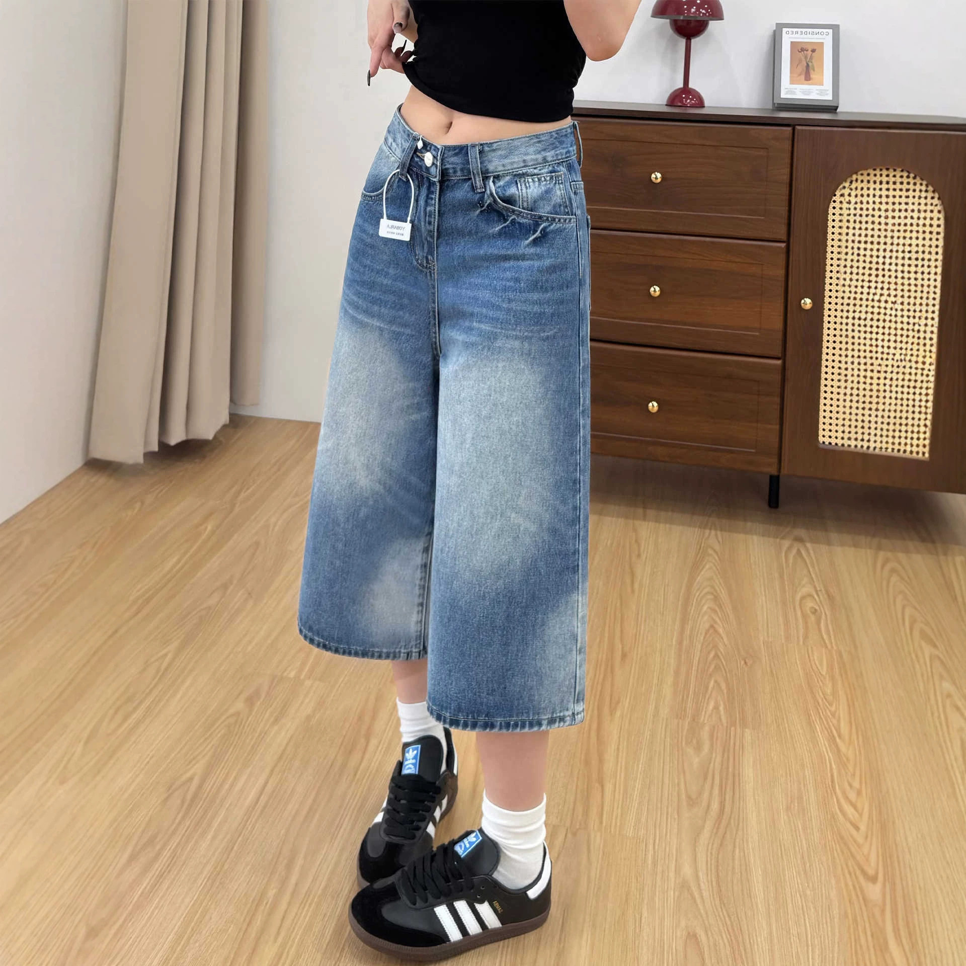 蓝色阔腿七分牛仔裤女2026夏季新款高腰梨型身材显瘦直筒短裤子潮